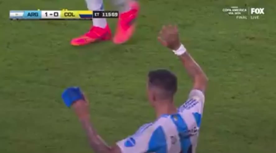 Ovation of Di Maria’s final game for Argentina