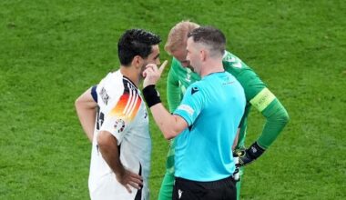 Kircher über Kapitänsregel: "Nehmen wir an, Gerach empfängt einen Spieler, der sich beschweren will, aber nicht Kapitän ist, direkt mit Gelb. Da sage ich: super gemacht. Wenn in der gleichen Situation ein Schlager zum Spieler sagt: Noch einmal, dann gibt es Gelb – dann sage ich: Daniel, no way."
