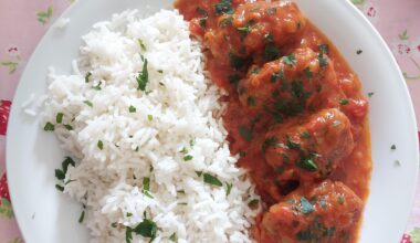Soutzoukakia style meatballs with rice