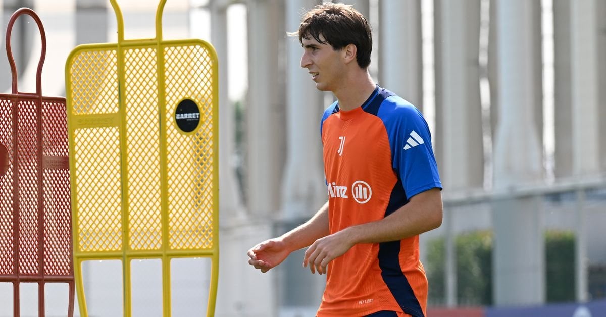 Fabio Miretti likely to miss Juve’s season opener after fracturing bone in his foot. 4 to 6 week recovery time expected.