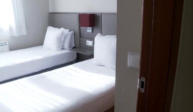 Rebuig del sector a cedir els apartaments turístics en lloguer