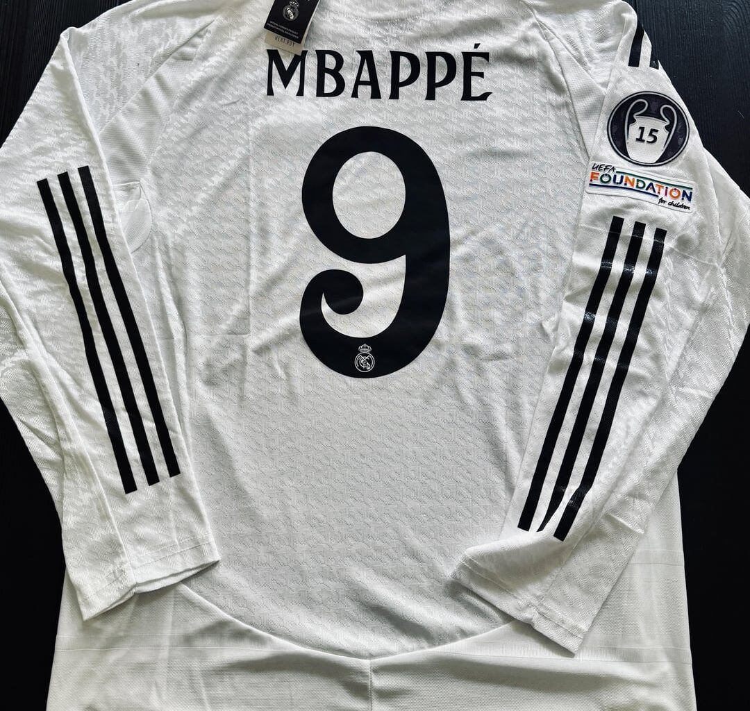 So excited to wear this / Hala Madrid!