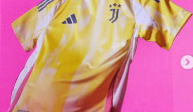 Juventus' second shirt for the 24/25 season