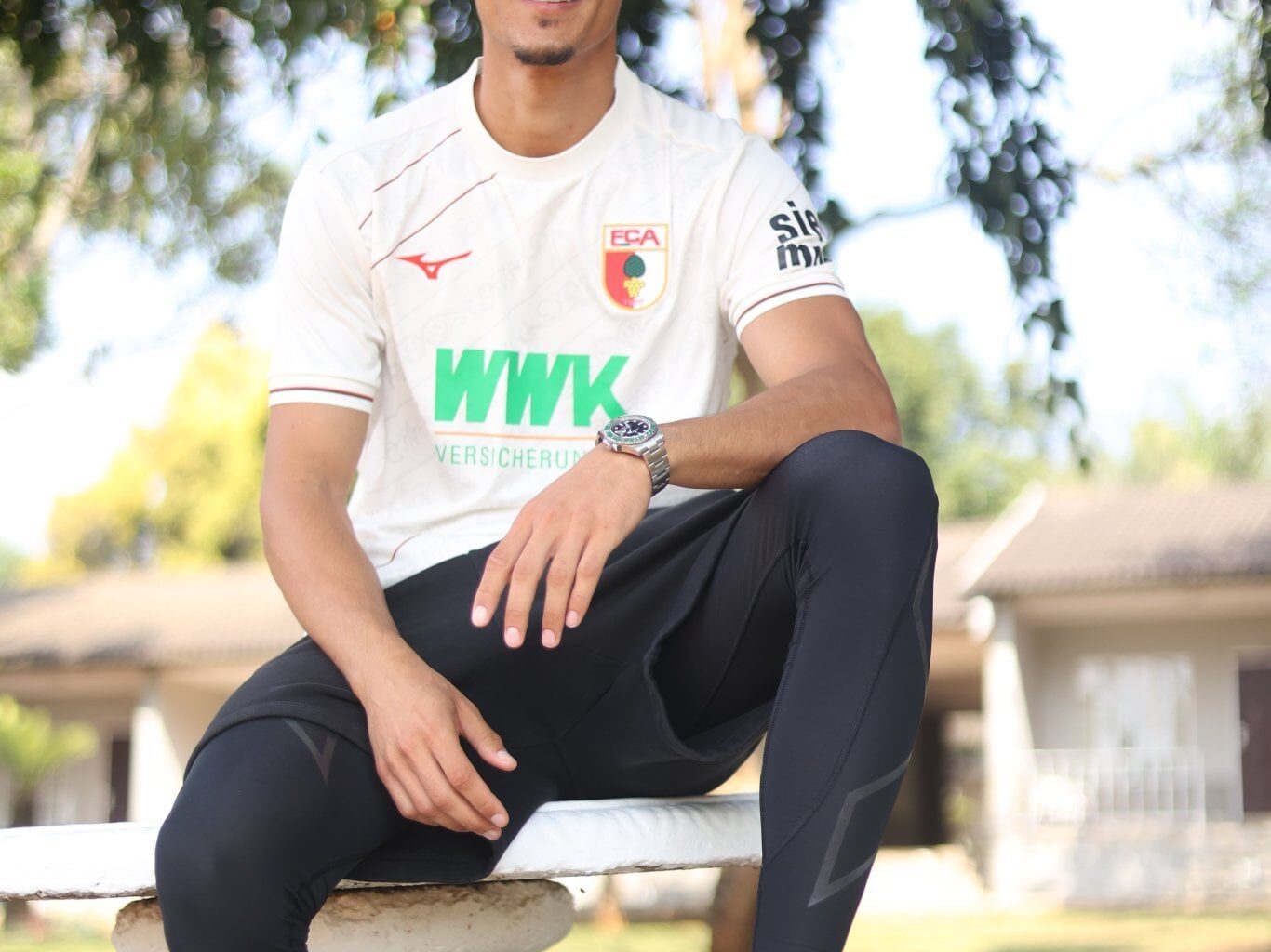 Offiziell: FC Augsburg verpflichtet Dimitris Giannoulis ablösefrei, Vertrag bis 2028
