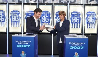 Rodrigo Mora renova com o FC Porto