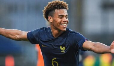 [Romano] Désiré Doué keeps all options open for his future, decision will be made in the next days.  Paris Saint-Germain are expected to enter the race with formal proposal, Bayern had first bid rejected but planning to approach Rennes again.  No formal bids from Premier League yet