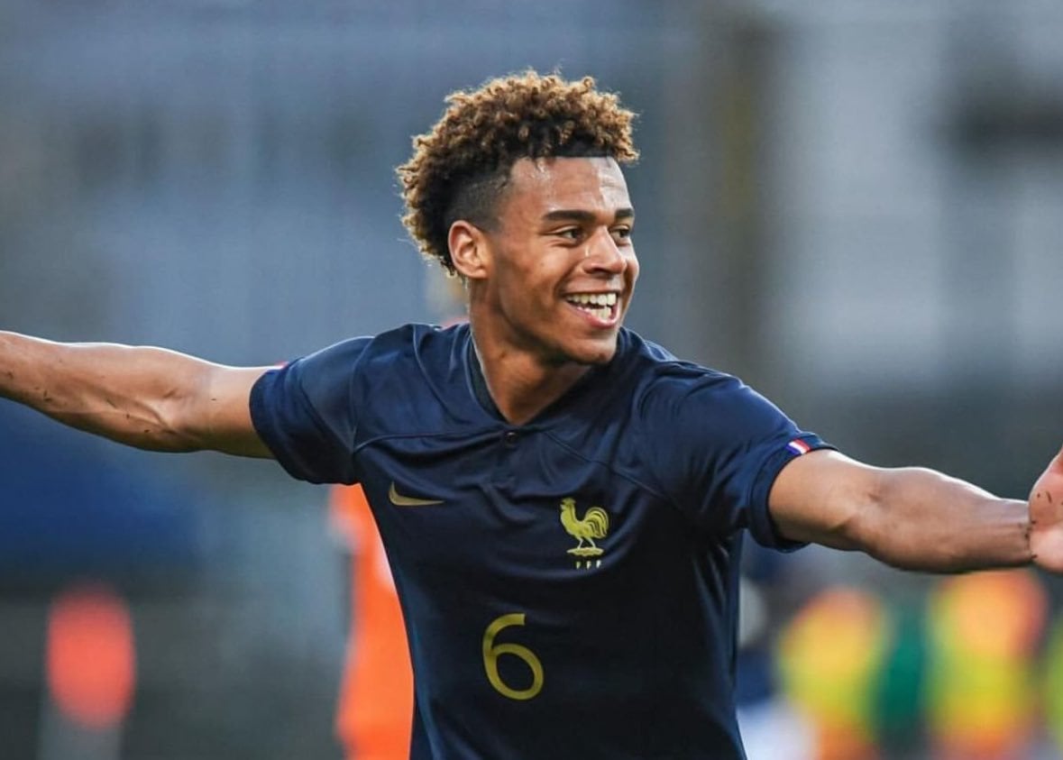 [Romano] Désiré Doué keeps all options open for his future, decision will be made in the next days.  Paris Saint-Germain are expected to enter the race with formal proposal, Bayern had first bid rejected but planning to approach Rennes again.  No formal bids from Premier League yet