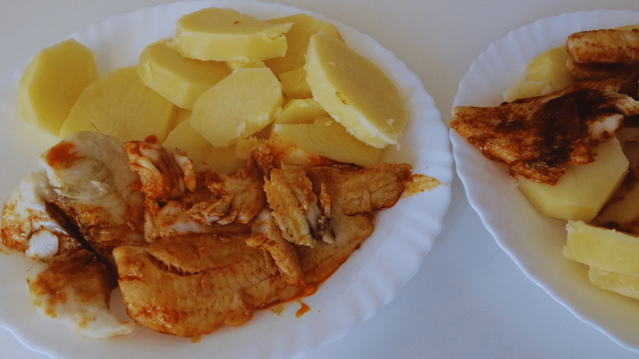 Hake Filettes with a Garlic and Paprika Sauce