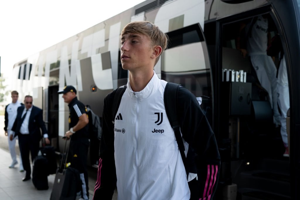 [Fabrizio Romano] Bournemouth are pushing to sign Dean Huijsen in transfer battle with Stuttgart, talks on with both clubs.  Negotiations accelerating as Bournemouth are insisting to get deal done, after Stuttgart initial bid.  Juve want to sell Huijsen asap to proceed with Todibo deal.