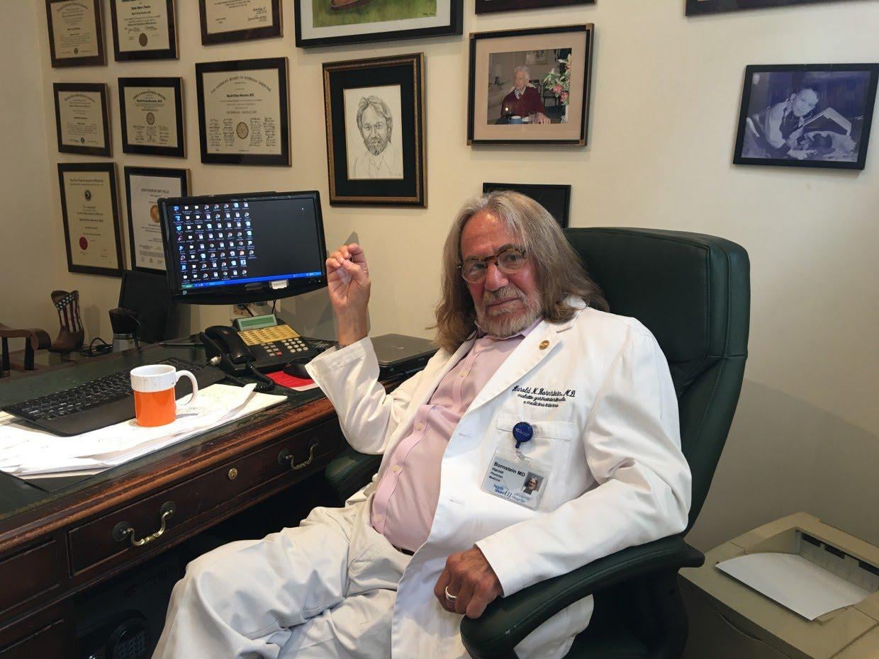 Le docteur de Trump. C'est bizarre, c'est comme si il me rappelait un peu un genre de scientifique célèbre pour des raisons discutables. Mais qui ?
