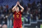 [Florian Plettenberg] Rasmus Kristensen wechselt zu Eintracht Frankfurt. Mündliche Vereinbarung wurde getroffen, wie berichtet. Die Einigung zwischen Frankfurt und Leeds ist da. Der 27-jährige Rechtsverteidiger wird für ein Jahr an die SGE ausgeliehen inklusive Kaufoption von 15 Millionen Euro.