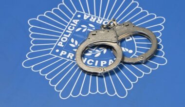 Detingudes dues persones per una presumpta estafa amb criptomonedes