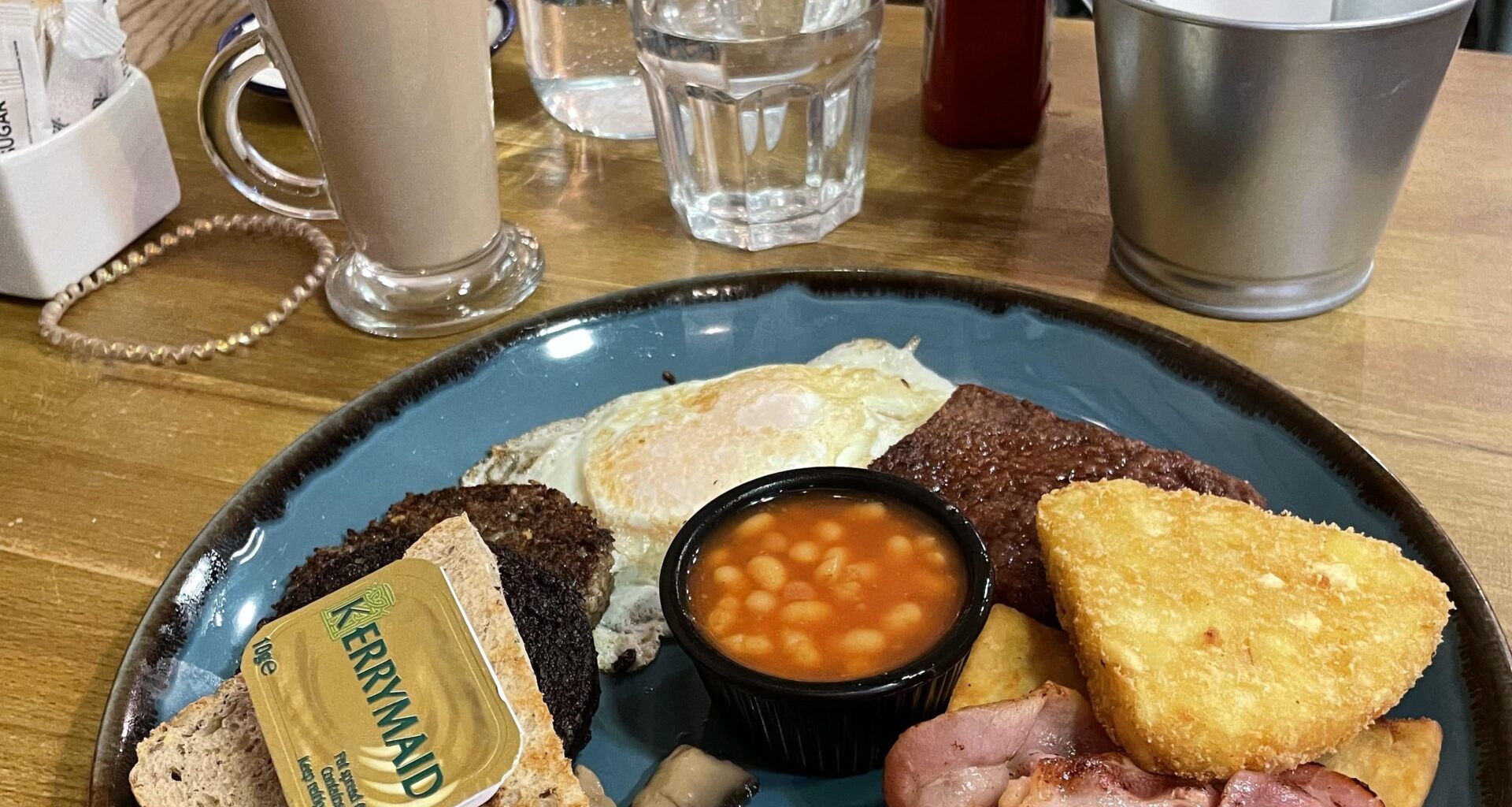 Scottish Full Breakfast in Edinburgh