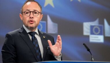 Espot veu difícil demanar l'oficialitat del català sense aspirar a ser membres de la UE