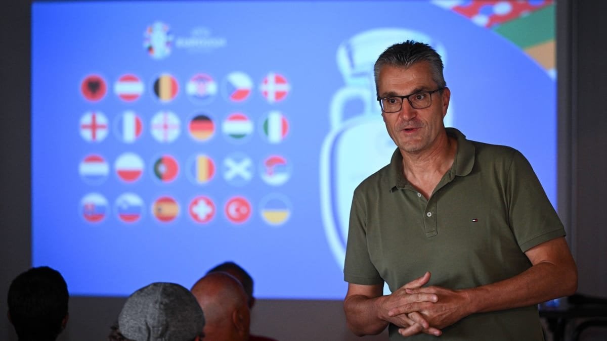 Schiri-Boss Kircher über Gräfe: "Wenn jemand daran interessiert ist, das deutsche Schiedsrichterwesen in einem konstruktiven Austausch weiterzubringen, dann ist er herzlich willkommen. Aber das nehme ich in diesem Fall leider nicht wahr, sondern eher eine persönliche Verbitterungsstörung."