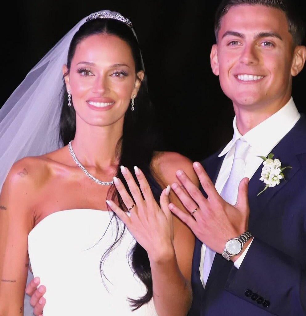 Ex-Juventus player, Paulo Dybala got married to his girlfriend Oriana Sabatini yesterday!