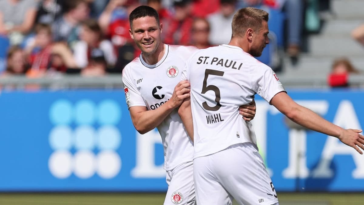 Daumen hoch: St. Pauli verlängert mit Albers