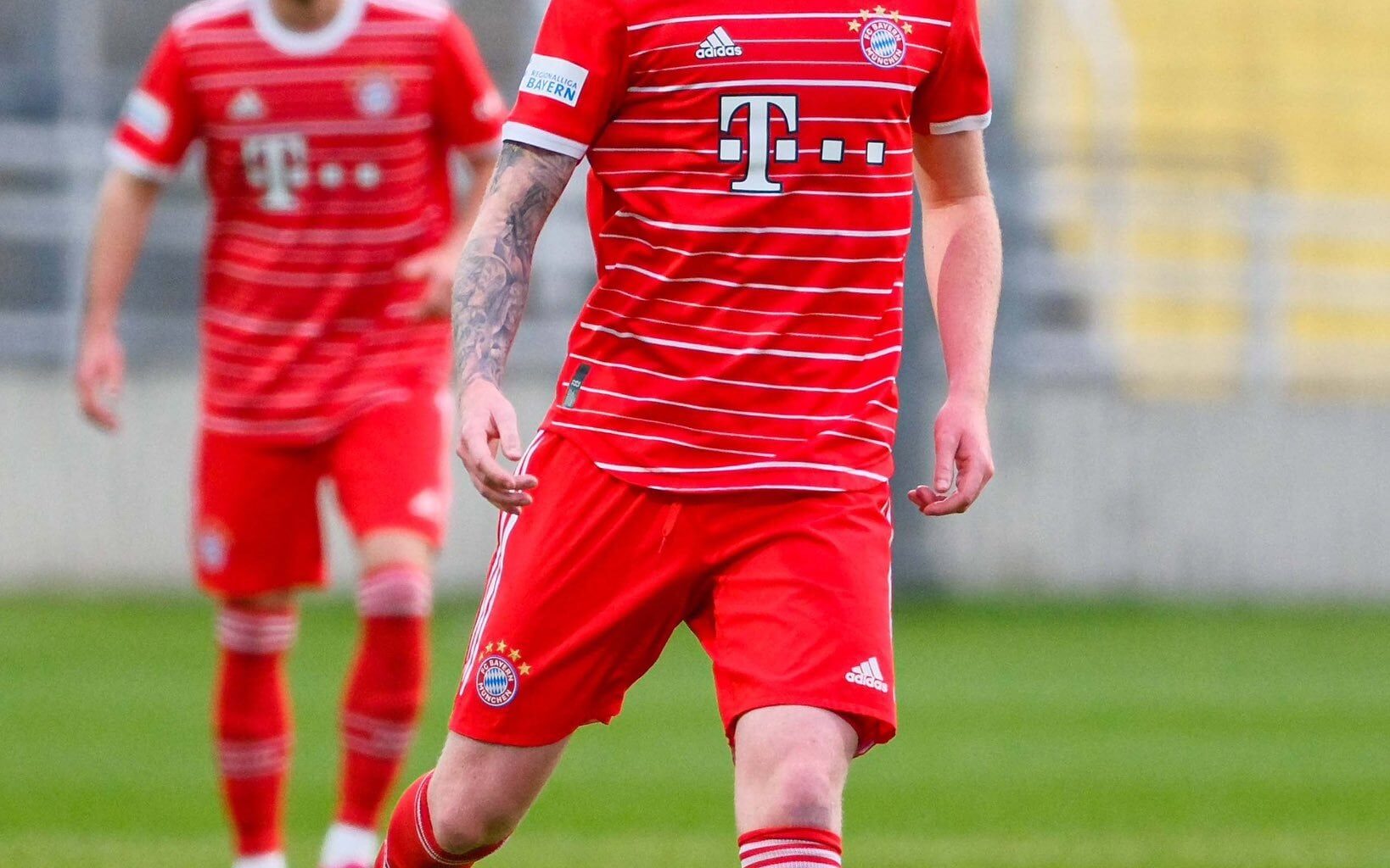 Centre-back Liam Morrison leaves FCBayern and joins Queens Park Rangers. The 21-year-old Scot was loaned out to Wigan Athletic last season.