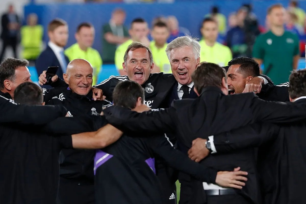 Real Madrid have extended the contracts of fitness coach Antonio Pintus and goalkeeping coach Luis Llopis.