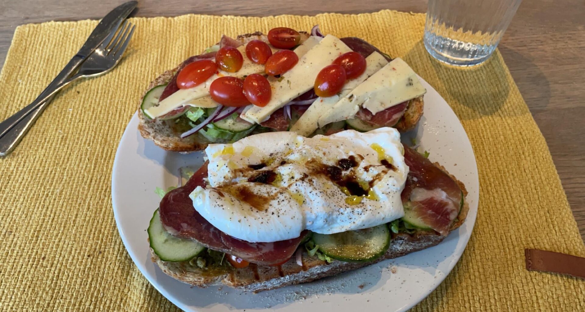 Cured ham and burrata sandwhiches
