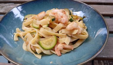 Linguine con gamberetti e zucchine