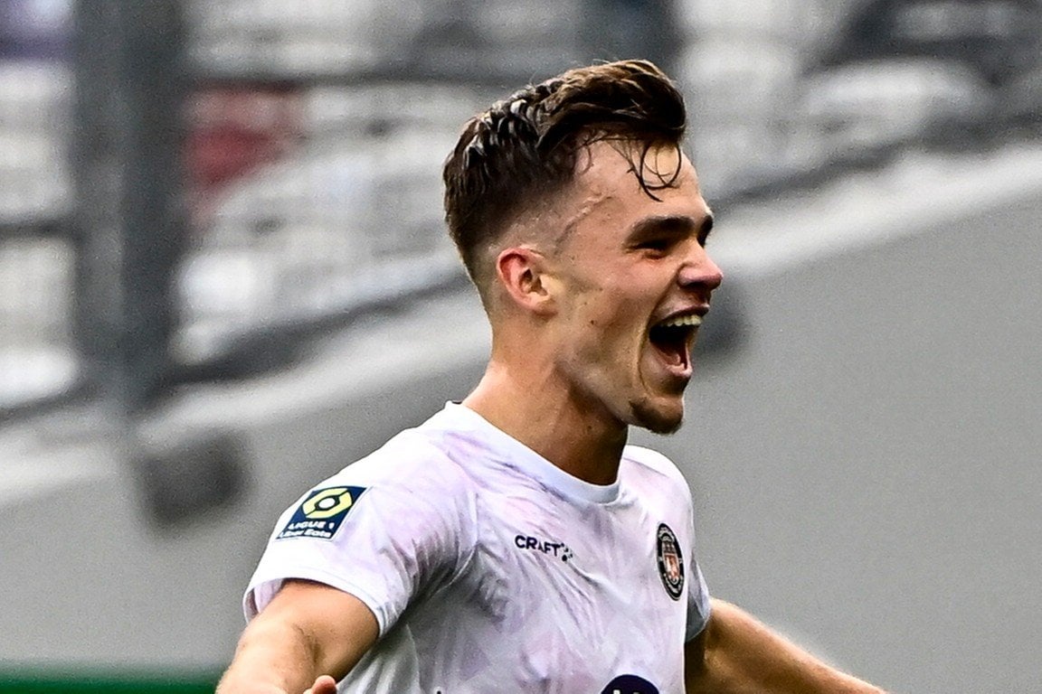 Thijs Dallinga in de wachtkamer, transfer naar Bologna nadert. Toulouse vraagt rond de achttien miljoen euro.