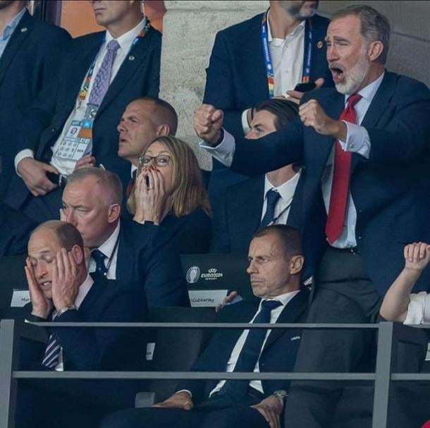 Gooooooool!!!⚽️🇪🇸🤴🏻