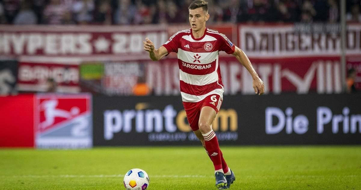 Fortuna-Profi Yannik Engelhardt steht vor einem Wechsel zu Serie-A-Aufsteiger Como für ca. 8 Mio. €