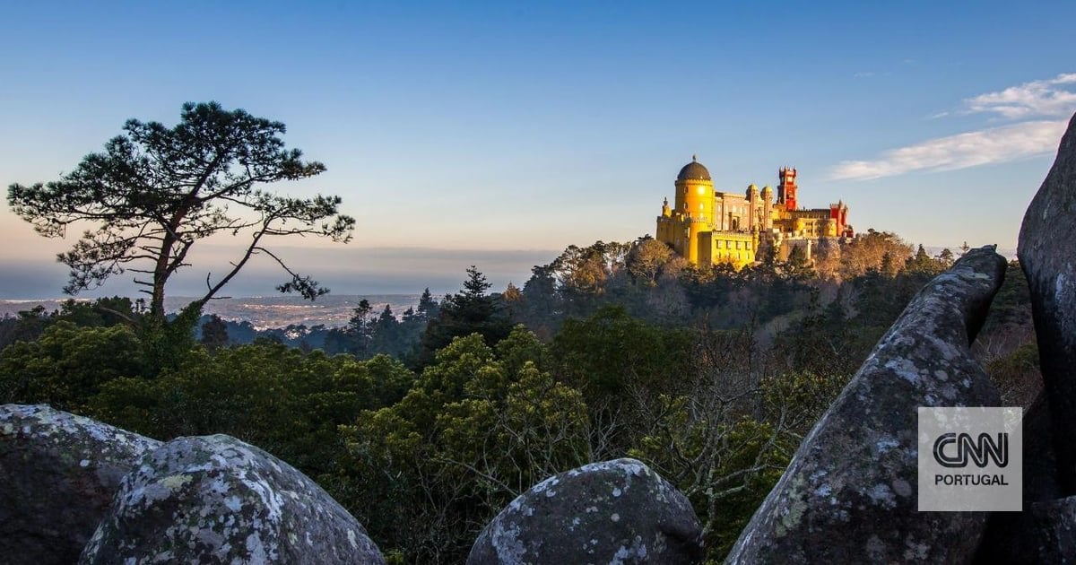 “Não ao turismo de massas!". Habitantes de Sintra protestam contra "caos" e "perda de qualidade de vida"
