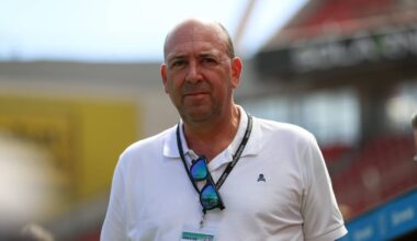 In einem Treffen mit mehreren hundert Vertretern von Bayer-04-Fanklubs hatte Fernando Carro am Dienstag Bayern Münchens Geschäftsführer Sport Max Eberl scharf attackiert. Jetzt entschuldigt sich der Leverkusener Geschäftsführer beim Rekordmeister.