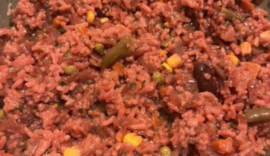 wanted beet soup yesterday. also wanted some heaviness to it so added rice. ended up with beet rice. reheating it rn