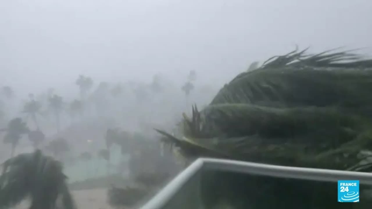 Beryl deja a Jamaica sin electricidad y avanza hacia México como huracán de categoría 3