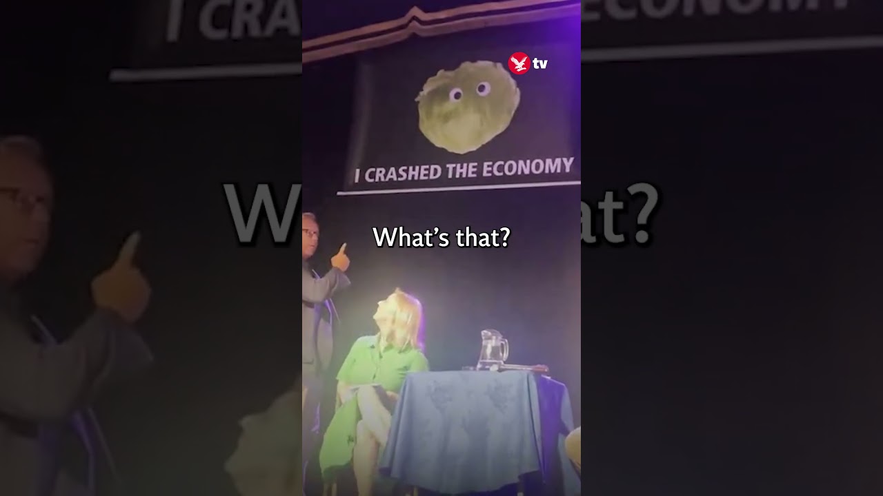 Liz Truss storms off stage after lettuce prank 🥬 #politics #shorts