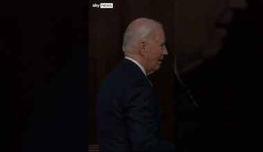 Biden takes selfie with crowd