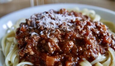 Linguine, Bolognese, fresh grated Parmesan