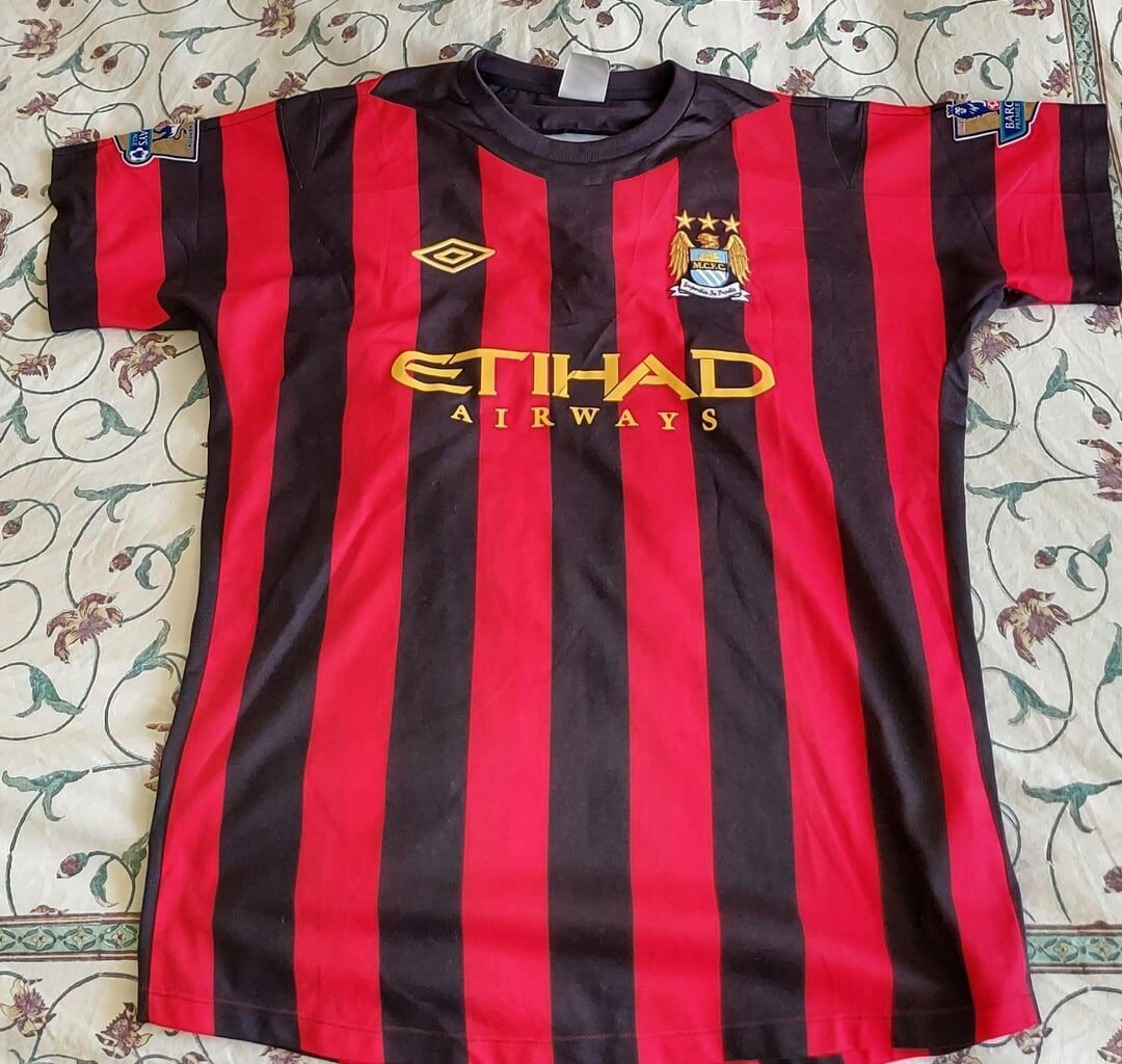 Picked up this absolute gem of a kit on a Facebook shirt resale group 💙🇧🇪