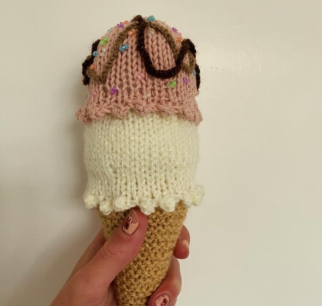 Hi, it’s me 👋🏻 the girl who knitted the doughnuts (and got dumped). Here’s a sweet treat 🍦