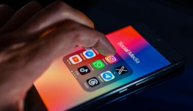 REPORTAGE. "Ça ne me paraît pas très démocratique" : en Turquie, les utilisateurs d'Instagram en colère après le blocage du réseau social par les autorités