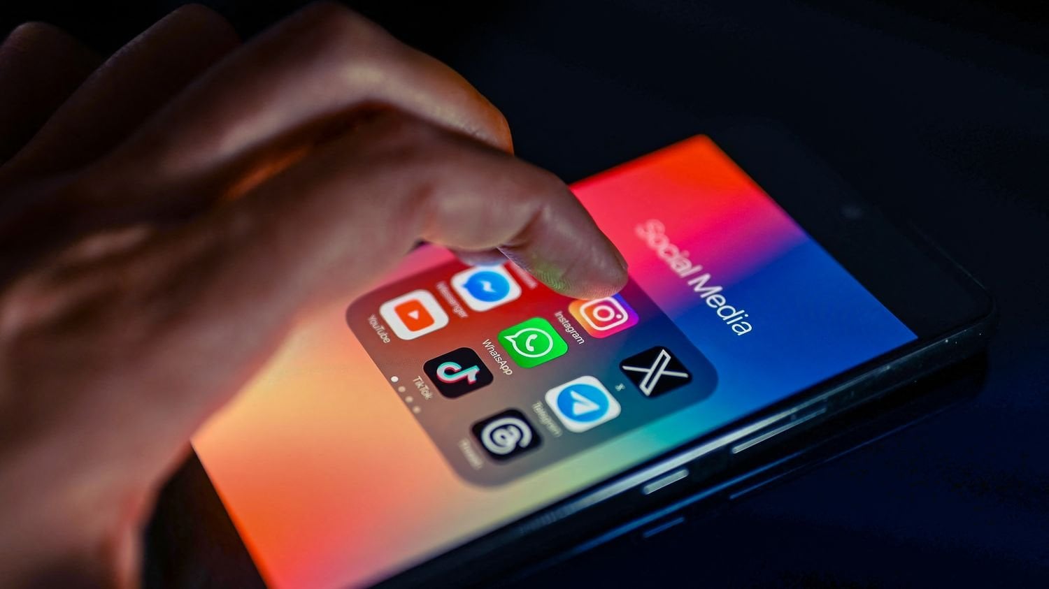 REPORTAGE. "Ça ne me paraît pas très démocratique" : en Turquie, les utilisateurs d'Instagram en colère après le blocage du réseau social par les autorités