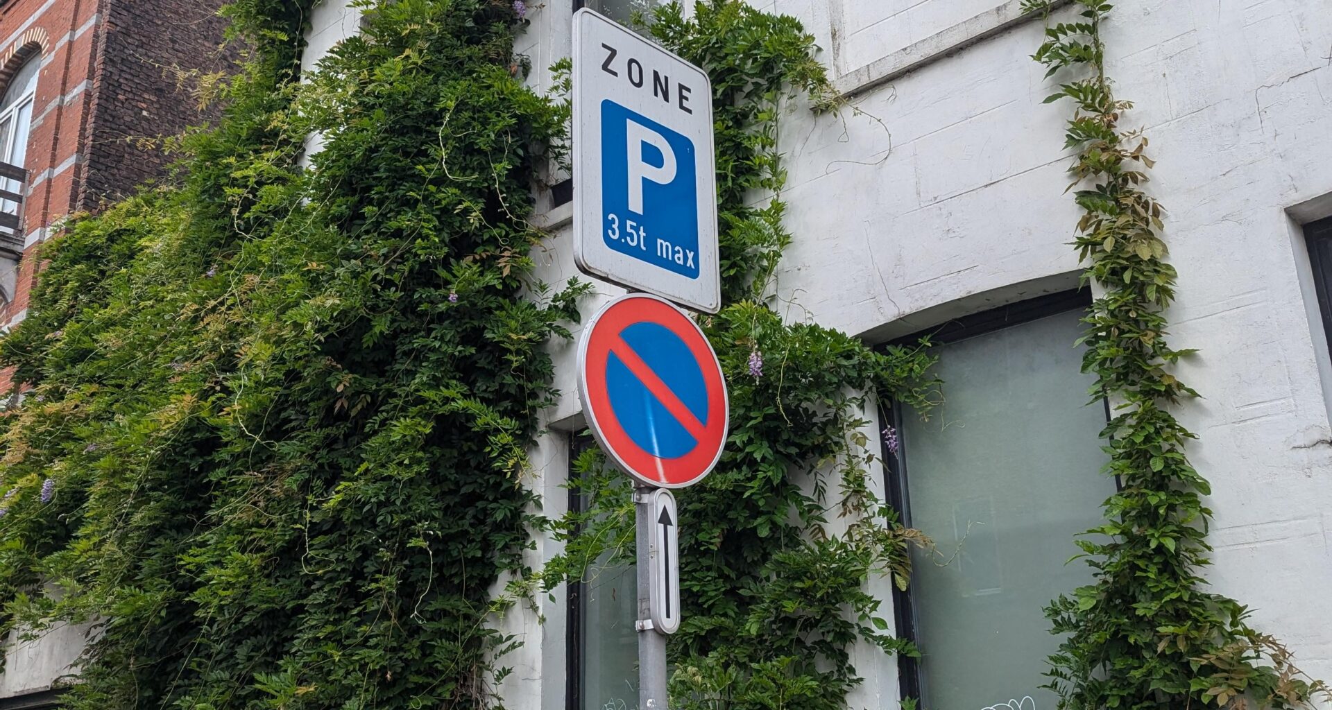 Can i park here or not?