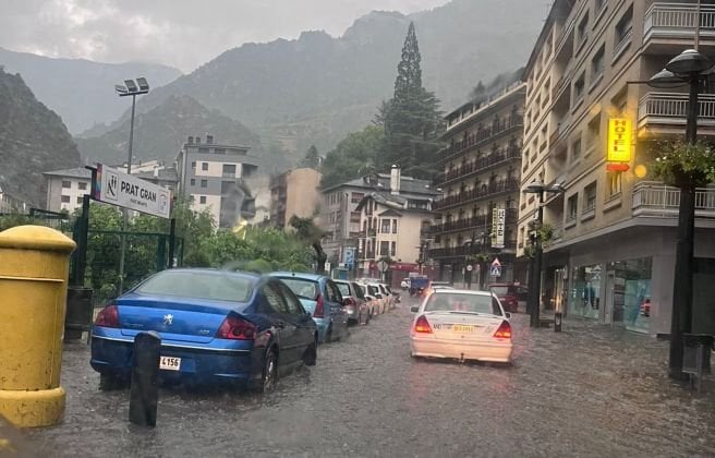 La forta tempesta d'aigua i pedra causa onze incidents