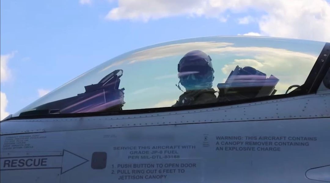 Eerste F-16s, gedoneerd door Nederland, treden in dienst bij de Oekraïense luchtmacht.