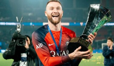 [Romano]  Milan Skriniar and Al Nassr deal now depends on player’s decision as PSG are prepared to give the green light. Skriniar, in talks with Al Nassr in order to give final answer as deal between clubs is already almost agreed. If Skriniar leaves, PSG can buy new CB