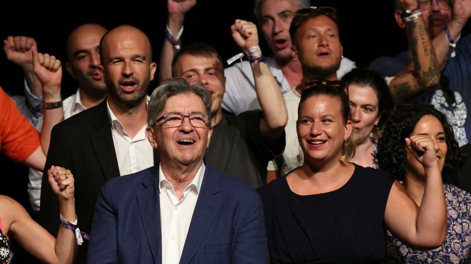 Jean-Luc Mélenchon demande au camp présidentiel et à la droite s'ils censureraient un gouvernement Castets sans LFI