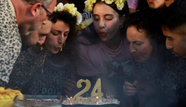 La normalisation du mal : à qui profitent les attaques vicieuses contre les familles des otages ?