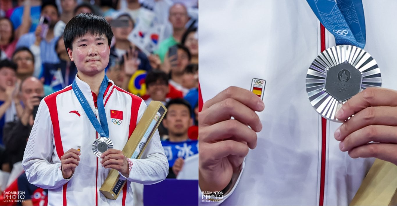 Nem indul többet nemzetközi versenyen a kínai tollaslabdázó, aki sérült ellenfele iránti tiszteletből spanyol kitűzővel vette át az olimpiai ezüstérmét