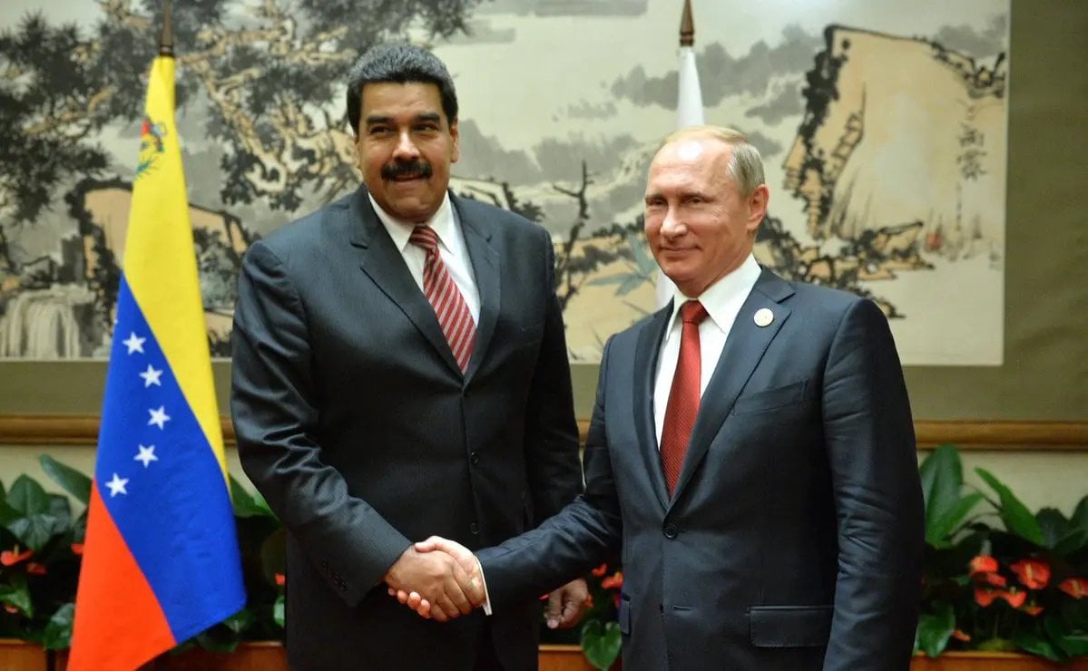 President Vladimir Putin invites President Nicolas Maduro to BRICS summit in October