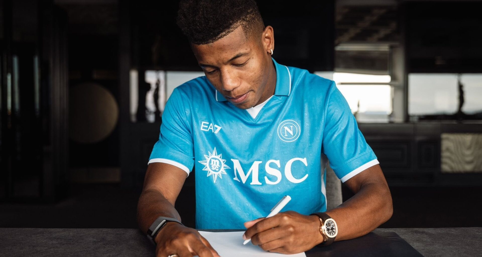 [Official] Napoli sign David Neres