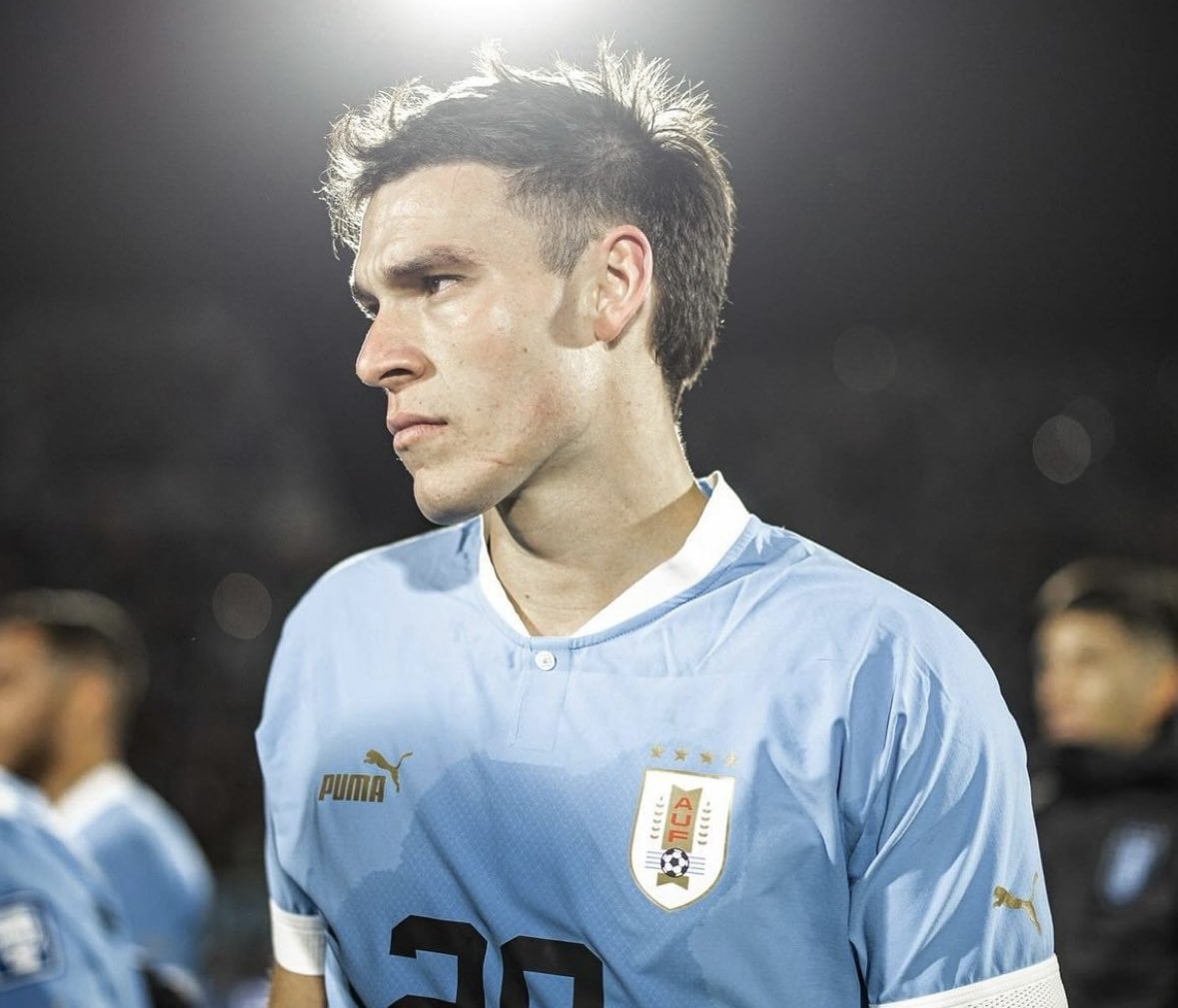 [Fabrizio Romano] Manchester United are now close to getting Manu Ugarte deal done! As revealed last week, MUFC want to proceed with loan + obligation to buy and meeting with PSG was positive.