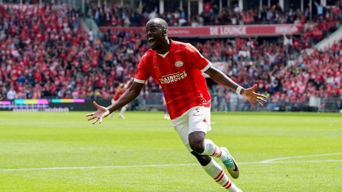 Officieel: Jordan Teze verlaat PSV en vertrekt naar AS Monaco